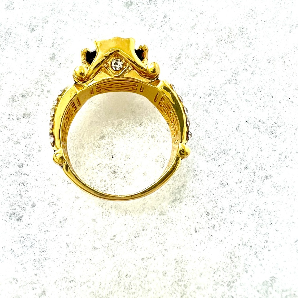 Y/G colors man ring  black stone.